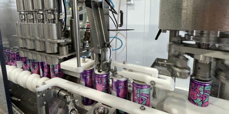 Révolutionner l’industrie des boissons prêts-à-boire avec des solutions de mise en canette automatisées